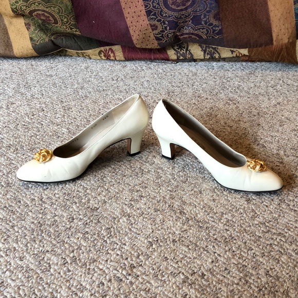 Vtg Salvatore Ferragamo Bone Gold ball logo shoes - Picture 4 of 7